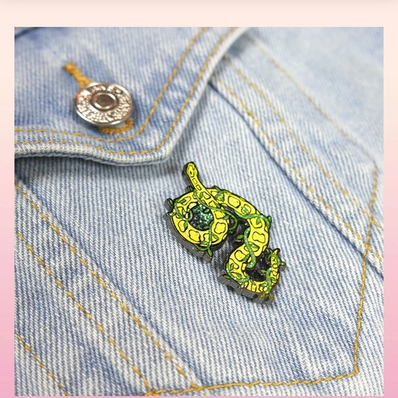 Brittany Spears Tour Denim Jacket - Picture 5 of 7